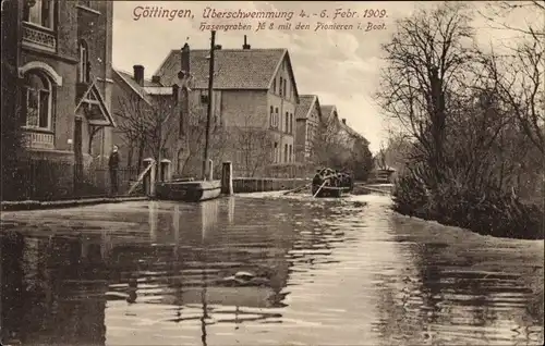 Ak Göttingen in Niedersachsen, Hochwasser 1909, Hasengraben No. 8, Pioniere im Boot