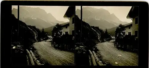 Stereo Foto Biberwier in Tirol, Straßenpartie, Zugspitze, 1907