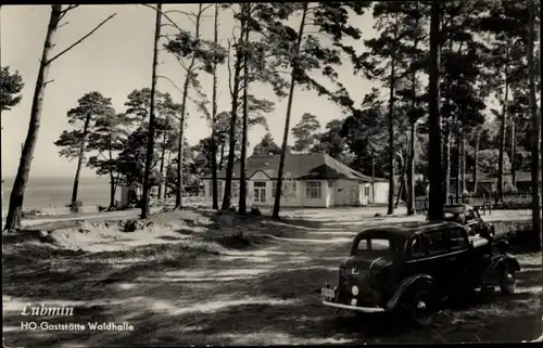 Ak Seebad Lubmin, HO Gaststätte Waldhalle, Automobil