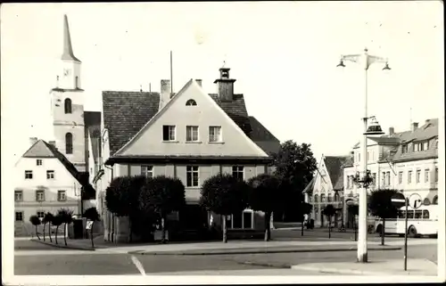 Foto Ak Rothenburg in der Oberlausitz, Teilansicht, Kirche, Bus