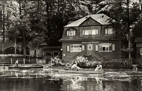 Ak Glauchau in Sachsen, Gründelhaus, Gründelteich, Ruderboot