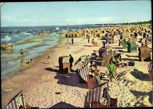 Ak Ostseebad Heringsdorf auf Usedom, Strand, Badegäste, Strandkörbe