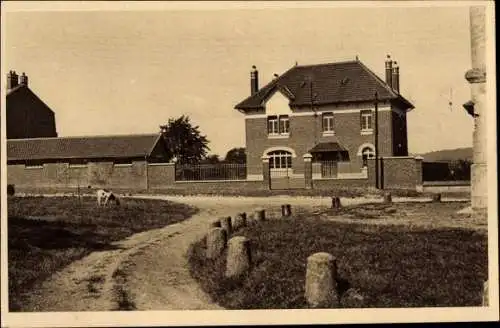 Ak Villequier Aumont Aisne, Das Waisenhaus