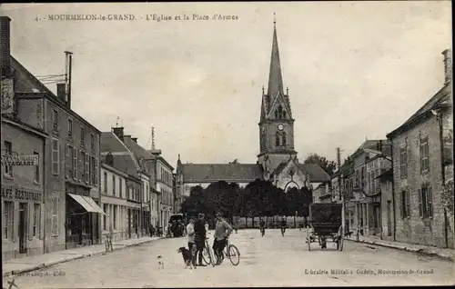 Ak Mourmelon le Grand Marne, Kirche, Place d’Armes