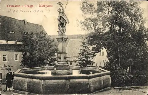 Ak Lauenstein im Müglitztal Altenberg Erzgebirge, Marktplatz, Brunnen, Bäckerei