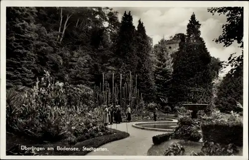 Ak Überlingen am Bodensee, Stadtgarten, Brunnen