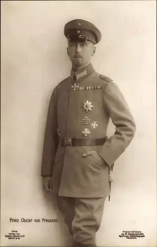 Ak Oskar Prinz von Preußen, Portrait, Uniform, Orden