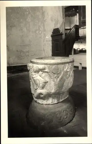 Foto Ak Nieblum auf der Insel Föhr Nordfriesland, Kirche, Taufbecken