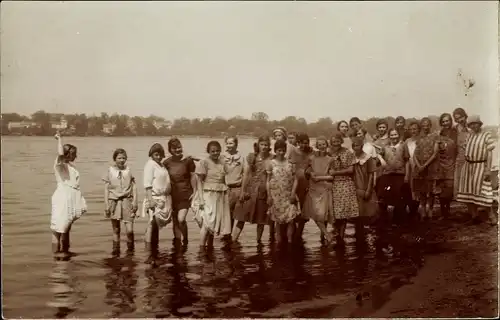 Foto Ak Berlin Steglitz, Schülerinnen des Luisen-Lyzeums, 1925
