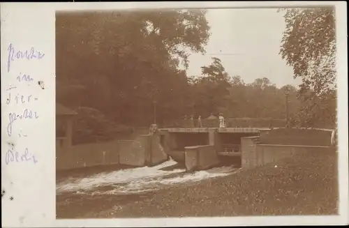 Foto Ak Berlin Tiergarten, Schleusenbrücke