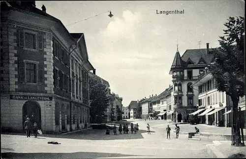 Ak Langenthal Kt. Bern Schweiz, Straßenpartie, Bank