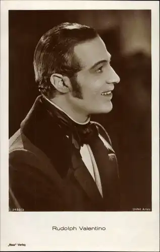 Ak Schauspieler Rudolph Valentino, Portrait, Profilansicht