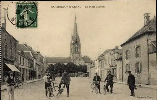 Ak Mourmelon le Grand Marne, Place d'Armes, Kirche