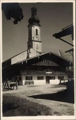 Foto Ak Lenggries in Oberbayern, Kirchturm