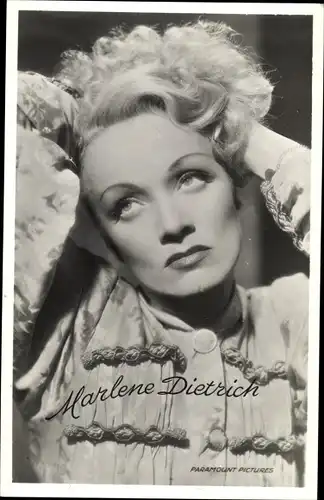 Ak Schauspielerin Marlene Dietrich, Portrait