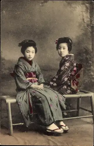 Ak Japan, Mädchen in japanischen Volkstrachten, Portrait