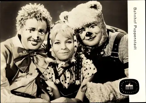 Ak Bahnhof Puppenstadt, Clown, Bärenkostüm, DDR Deutscher Fernsehfunk