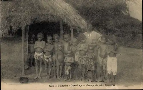 Ak Conakry Konakry Guinea, Gruppenbild der Dorfkinder