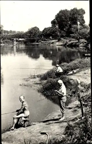 Foto Ak Frankreich, Angler, Fluss Marne