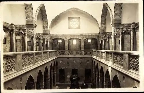 Foto Ak Tschechien? Gebäude, Innenansicht, Maler Karel Krasicky