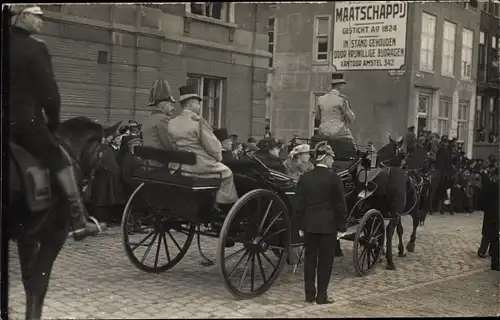 Foto Ak Amsterdam Nordholland Niederlande, Königin in der Kutsche