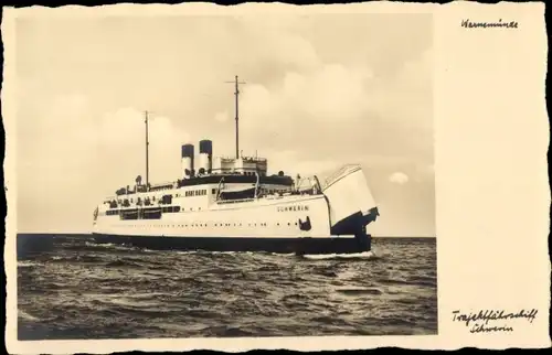 Ak Warnemünde Rostock in Mecklenburg, Trajektfährschiff Schwerin