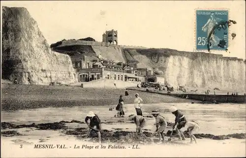 Ak Mesnil Val Seine Maritime, Der Strand und die Klippen