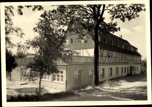 Ak Falkenhain Altenberg im Osterzgebirge, Blick zum Ferienheim und Kulturhaus