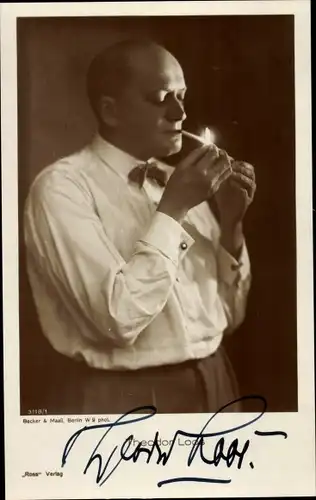 Ak Schauspieler Theodor Loos, Portrait, Zigarette anzündend, Ross Verlag 3118/1