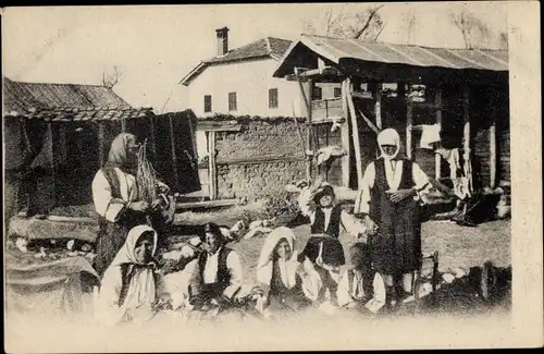 Ak Mazedonien, Frauen und Kinder in einem Dorf