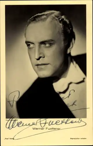 Ak Schauspieler Werner Fuetterer, Portrait, Fliege, Ross Verlag A 2526 1, Autogramm