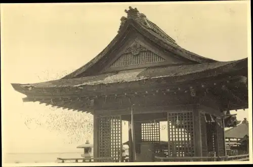 Foto Japan, altes Heiligtum am Biwasee