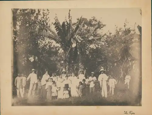 Foto Philippinen, Menschengruppe vor Palmen