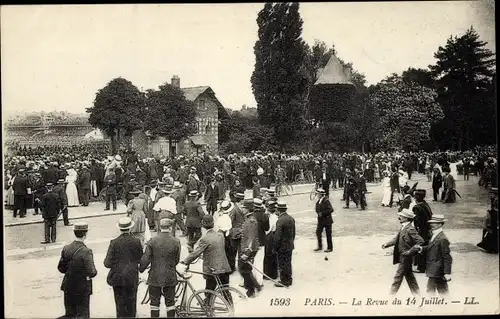 Ak Paris XVI Passy, La Revue du 14 Juillet