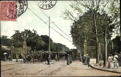 Ak Paris Reuilly, Bois de Vincennes, La Porte Dorée, Straßenbahn