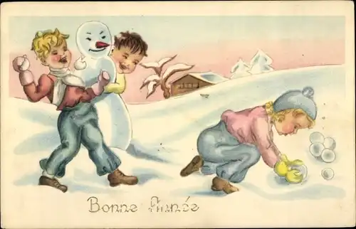 Ak Fröhliches Neujahr, Schneemann, Kinder bei einer Schneeballschlacht