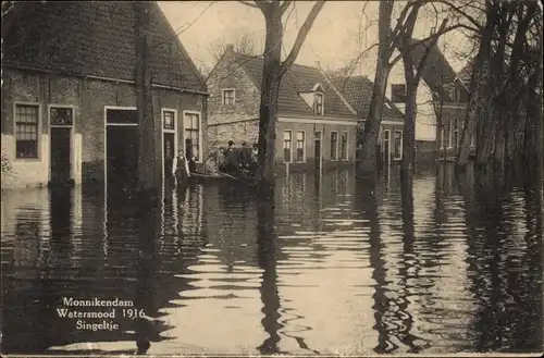 Ak Monnikendam Waterland Nordholland Niederlande, Hochwasser 1916, überschwemmte Straßen