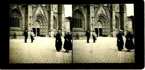 Stereo Foto Quimper Finistère, Kathedrale, Frauen in Trachten