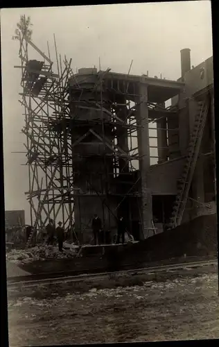 Foto Ak Erwitte in Westfalen, Baustelle, Baugerüst, Richtfest