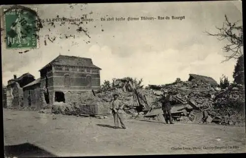 Ak La Fère Aisne, A Boche-Unterkunft, Rue du Bourget