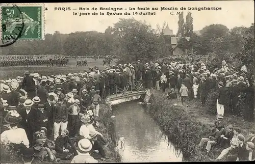 Ak Paris XVI, Bois de Boulogne, Die Menge im Moulin de Longchamps am Tag der Rezension am 14. Juli