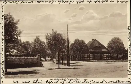 Ak Berlin Zehlendorf Dahlem, am U Bahnhof