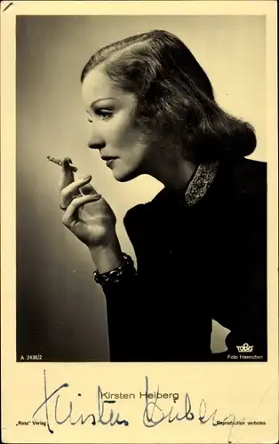Ak Schauspielerin Kirsten Heiberg, Portrait mit Zigarette, Ross Verlag Nr. A 2436/1, Autogramm