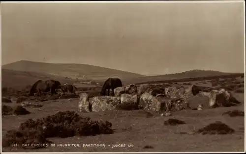 Ak Dartmoor Devon England, Hut Circles, Hound Tor