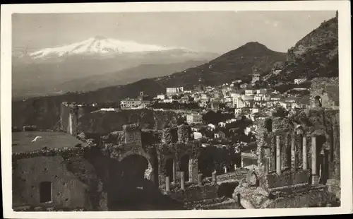 Ak Taormina Sicilia, Blick von den Ruinen zur Stadt