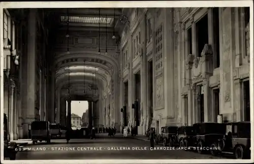 Ak Milano Mailand Lombardia, Stazione Centrale, Gallerie delle Carrozze, Arch. Stacchini, Autos