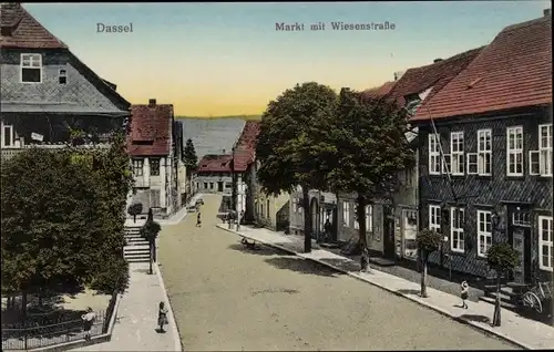 Ak Dassel in Niedersachsen, Markt mit Wiesenstrasse, Bäume