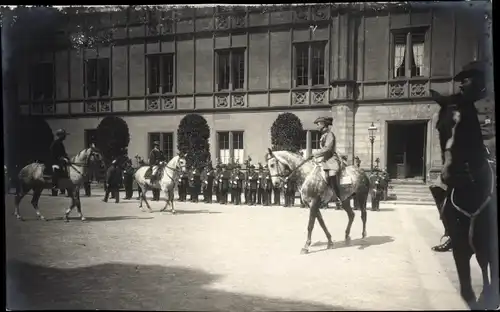 Foto Ak Herzog Carl Eduard von Sachsen Coburg Gotha, Pferde
