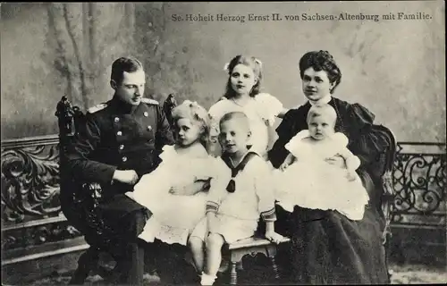 Ak Herzog Ernst II. von Sachsen Altenburg mit Familie