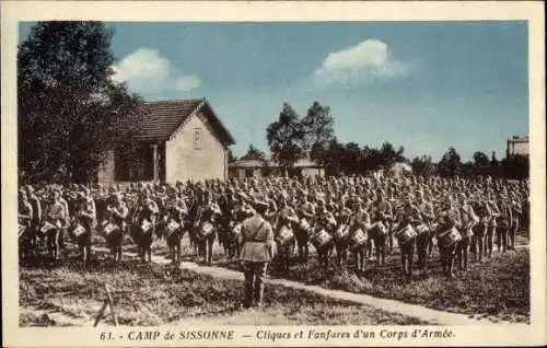 Ak Sissonne Aisne, Sissonne Camp, Cliquen und Fanfaren eines Armeekorps